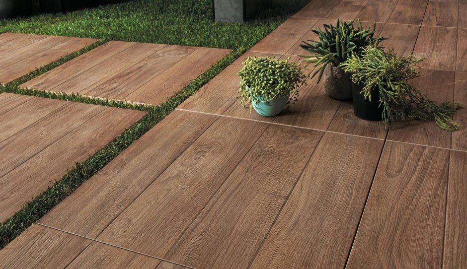 Дванная серая с деревом