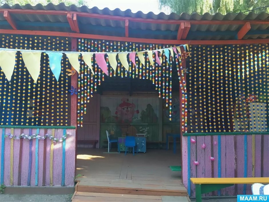 Домик на веранде в детском саду