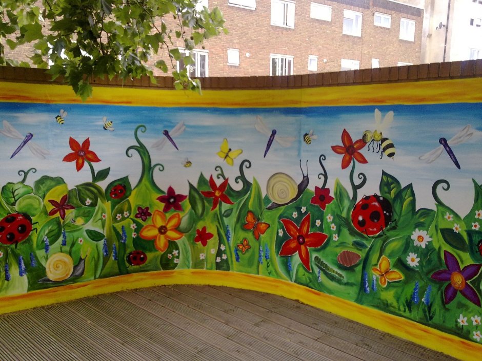 Роспись стен веранды в детском саду