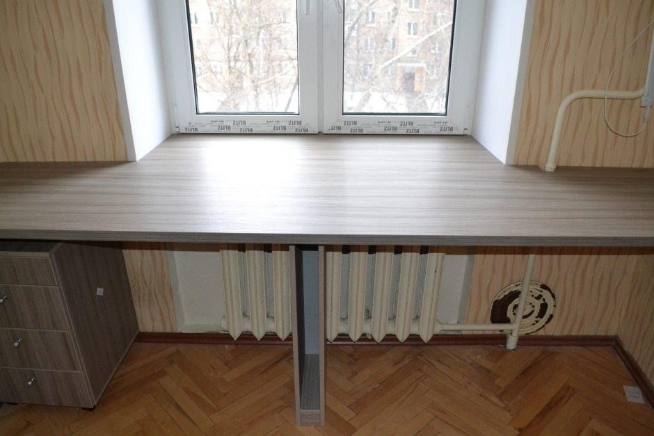 Широкий подоконник