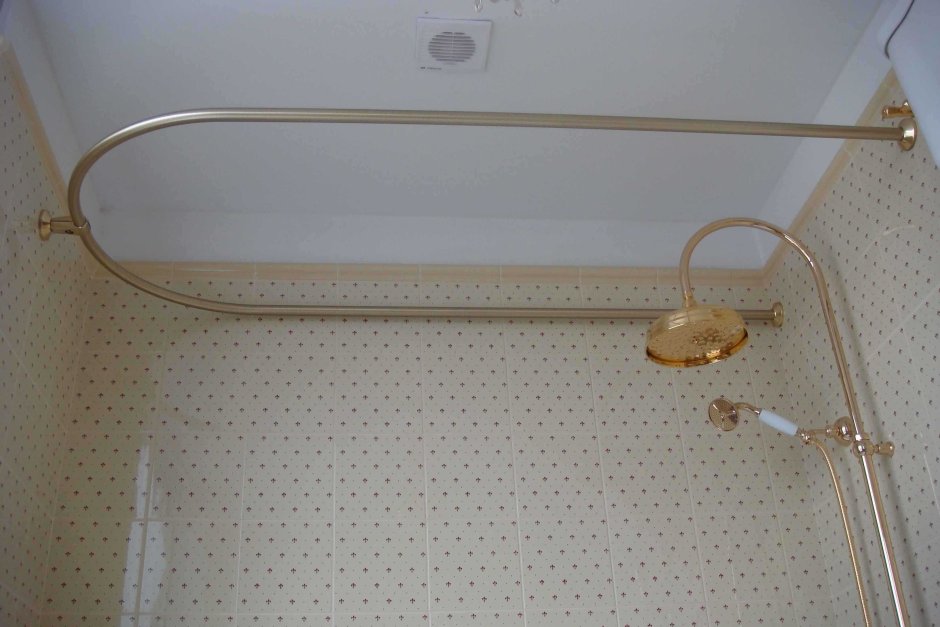 Угловая шторка для ванной
