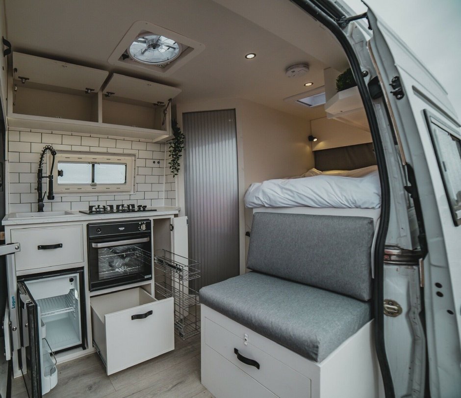 Автодом Ace Airstream