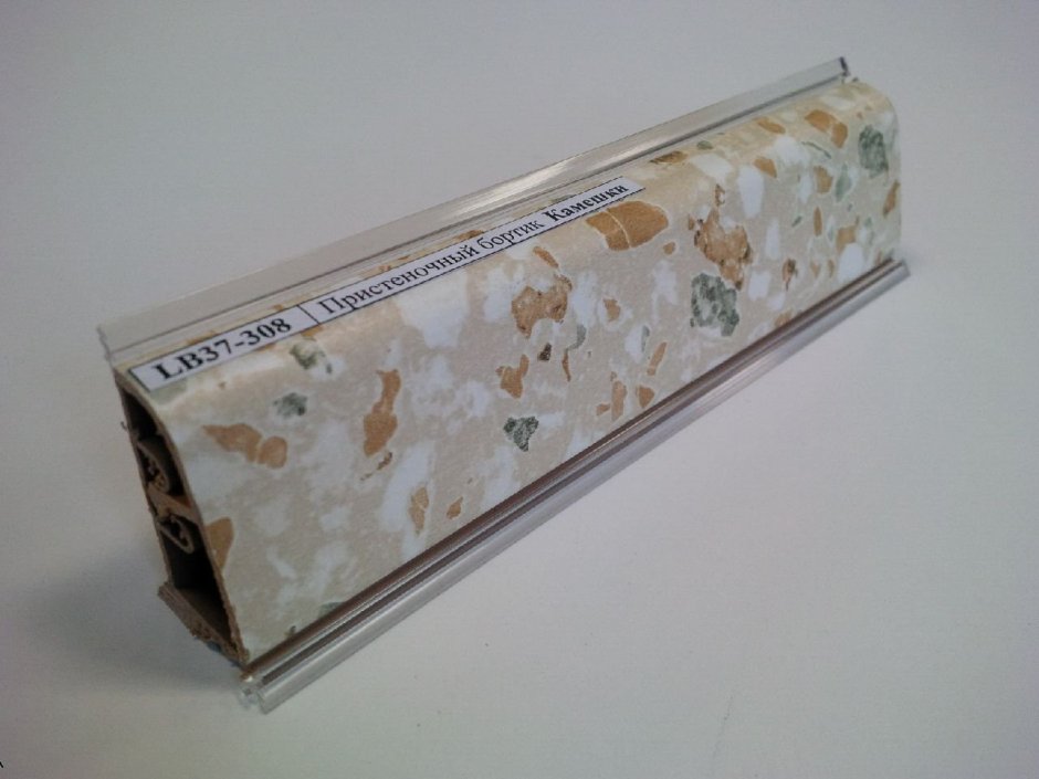 Плинтус Rehau Mini Plus белый