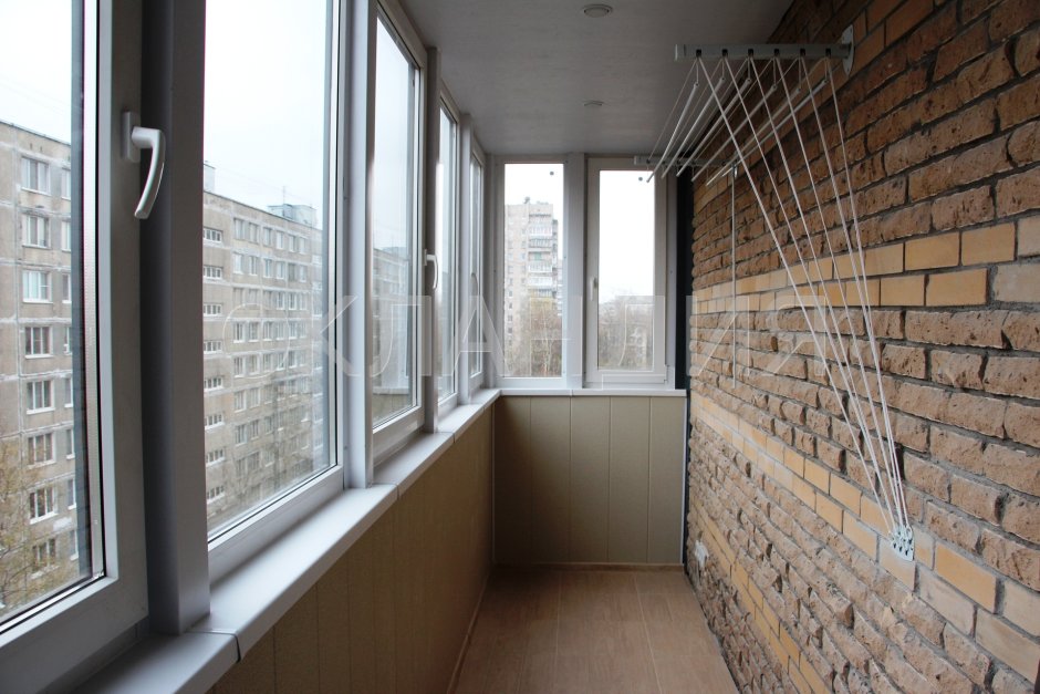 Отделка балкона ламинатом