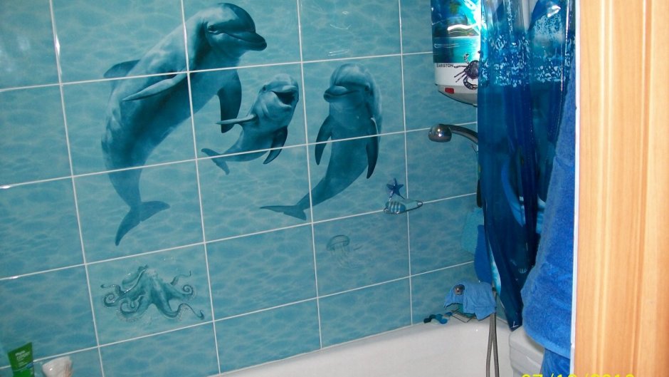 Ванная с дельфинами