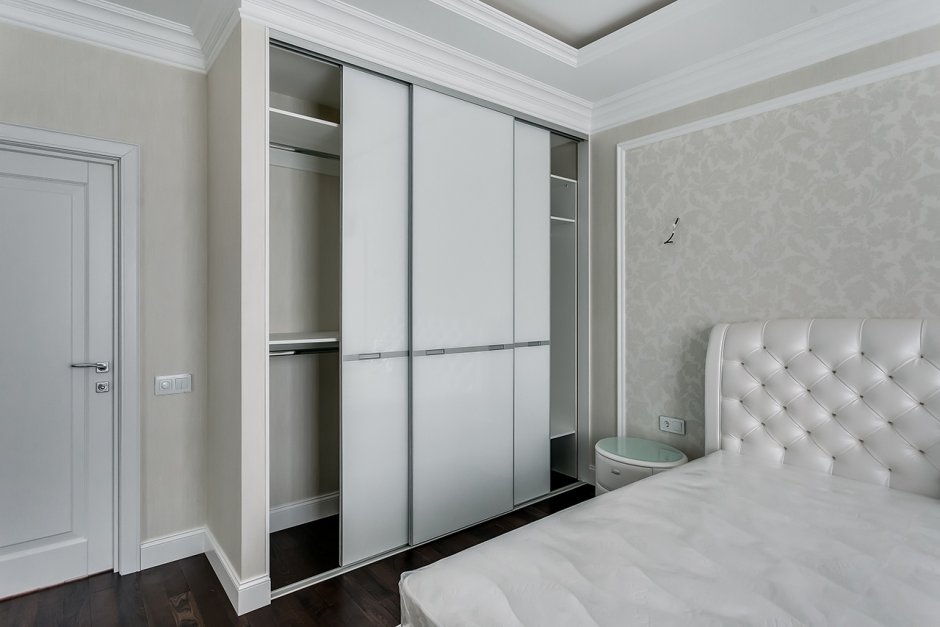 Шкаф White Wardrobe