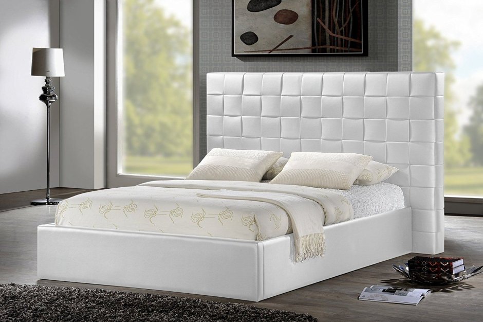 Кровать белая мягкая