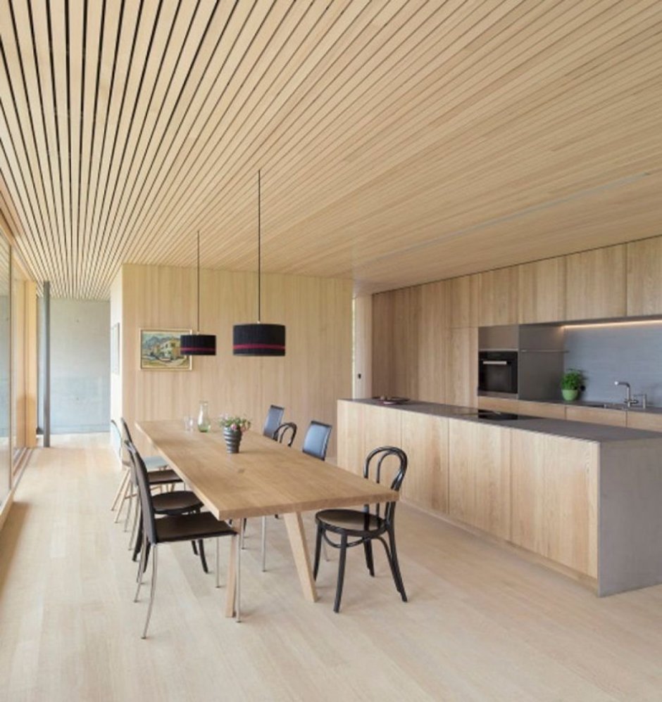 Деревянный потолок