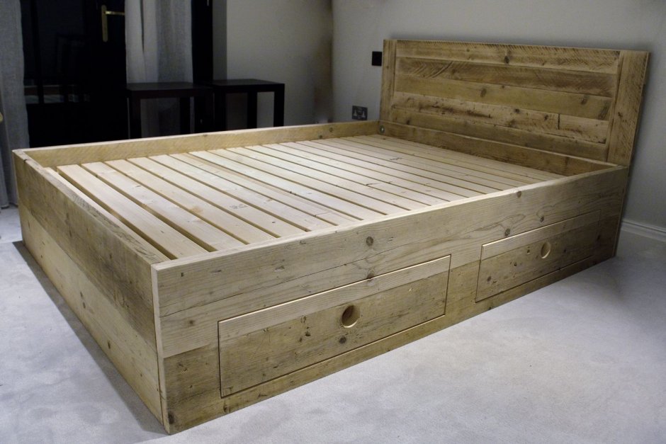 Высокая кровать с ящиками