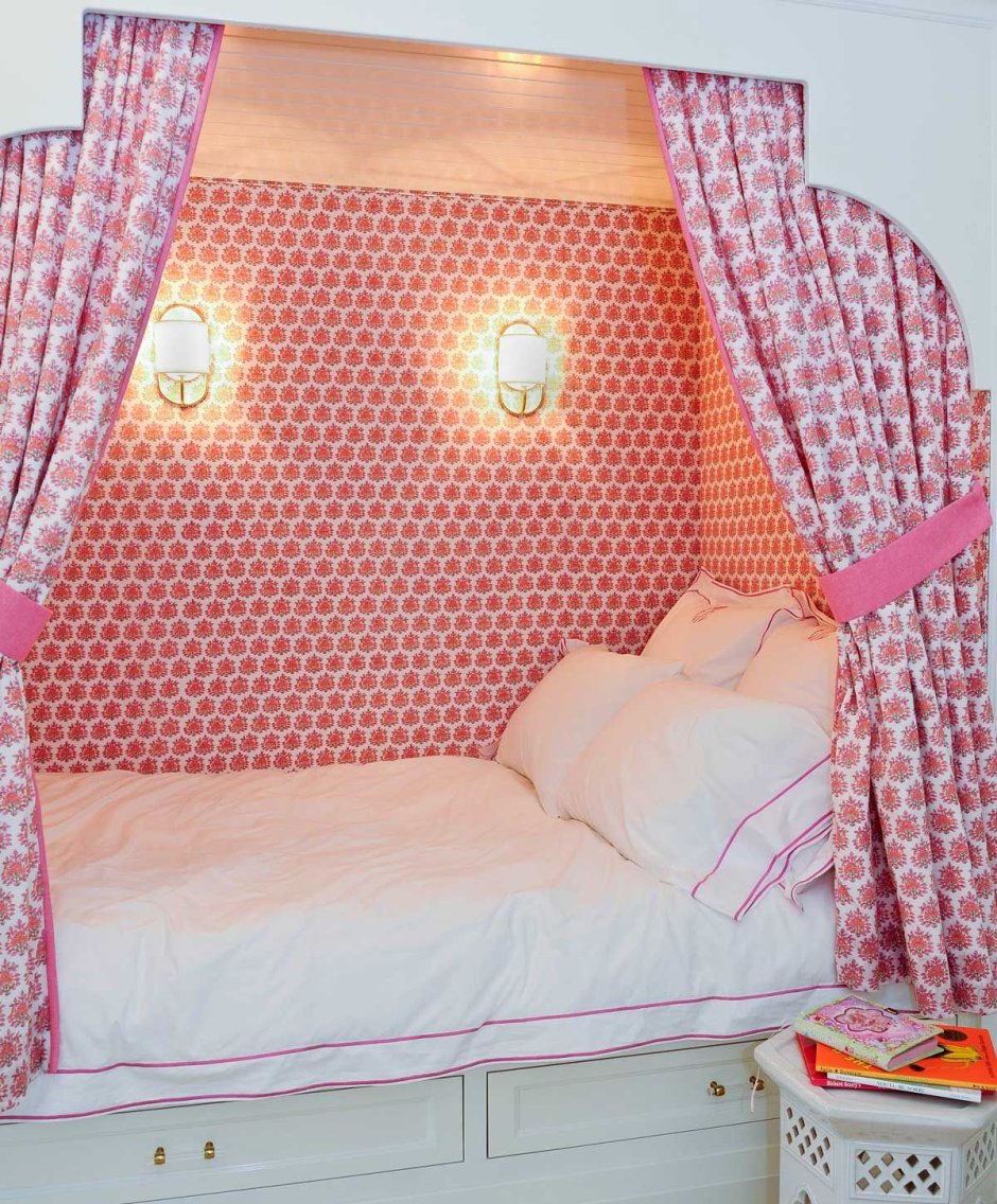 Кровать для девочки со шторкой