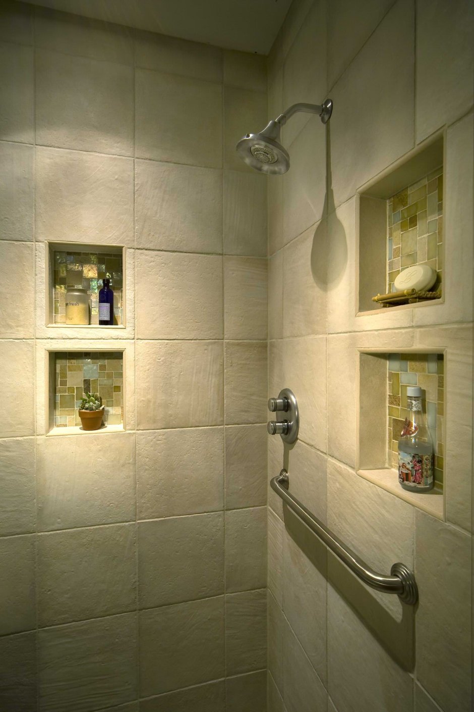 Ванная комната с душевой из гипсокартона