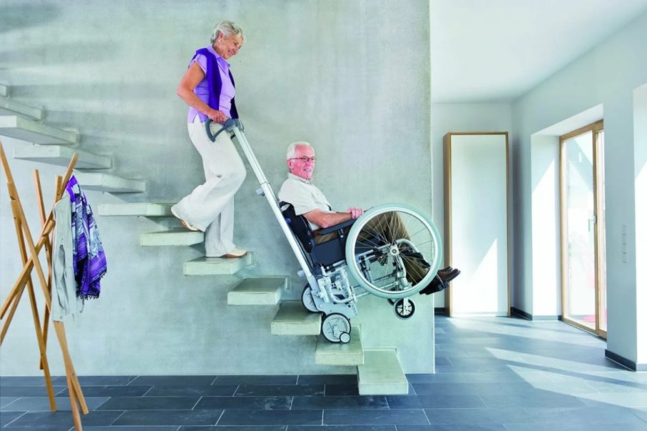 Кресло подъемник для инвалидов по лестнице