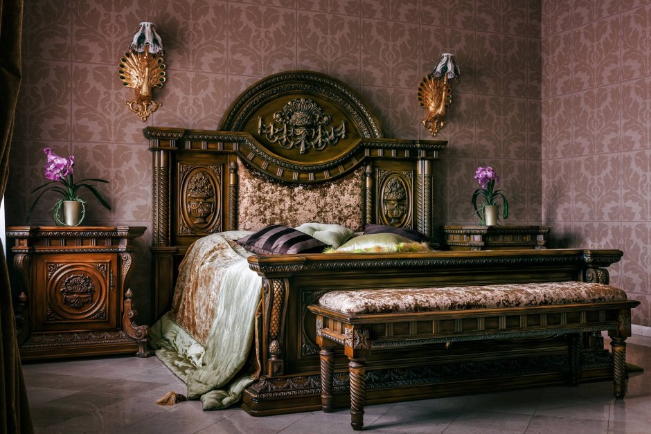 Фиолетовые спальни в викторианском стиле