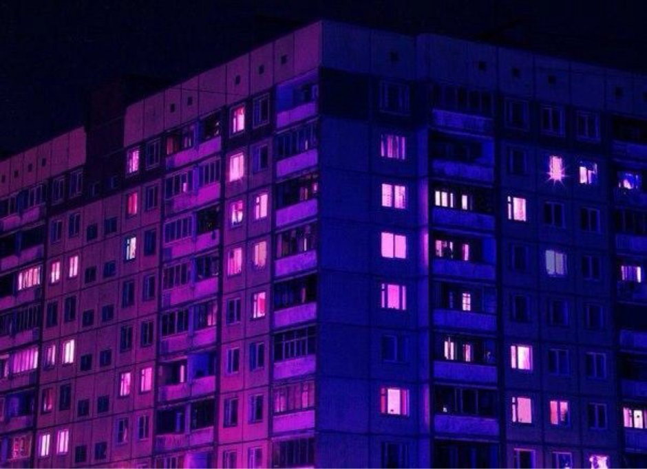 Панельный дом ночью