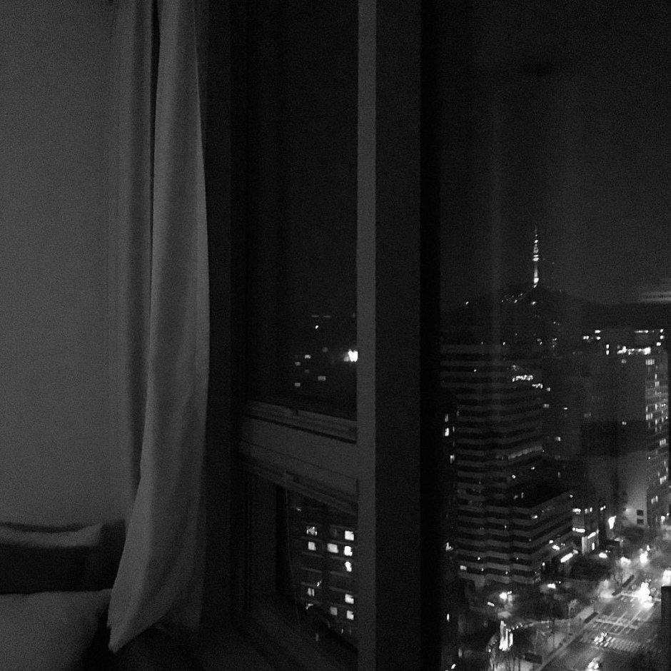 Окна квартир ночью