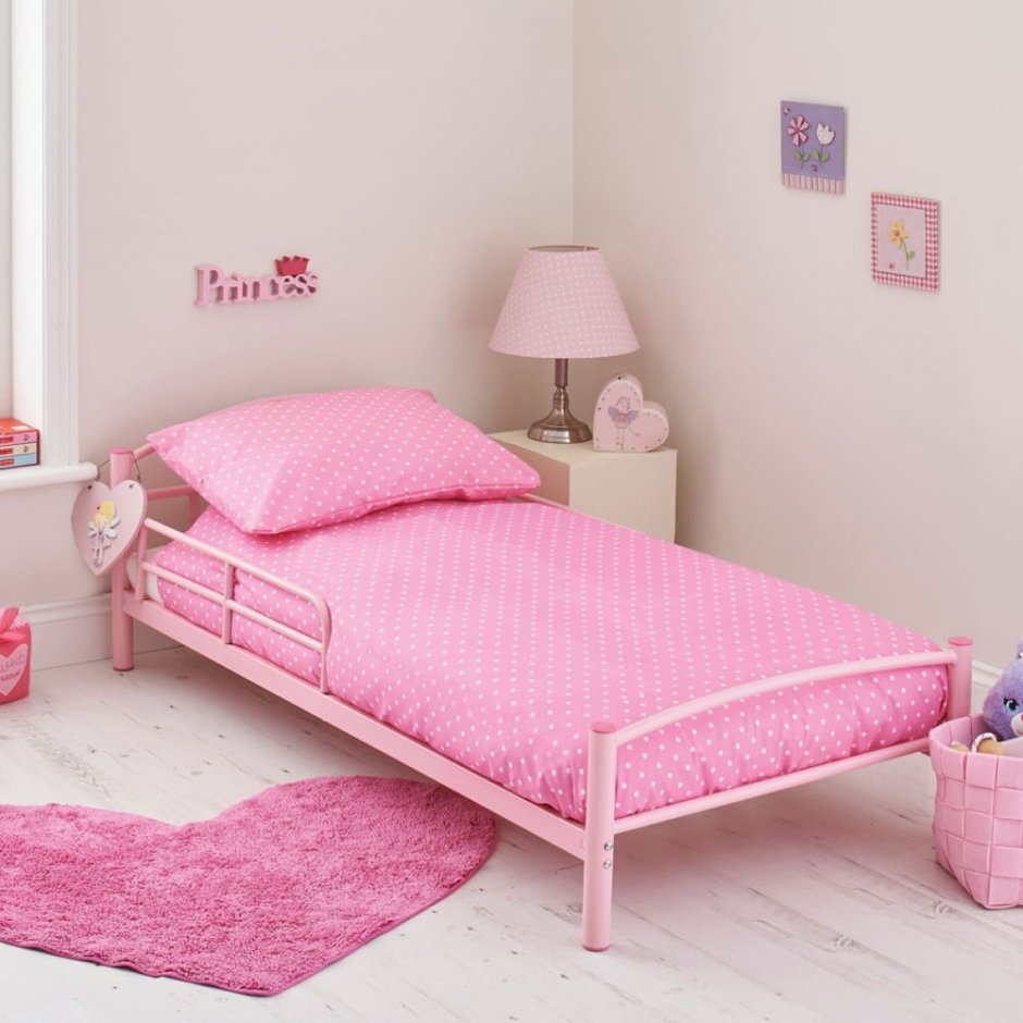 Розовая кровать