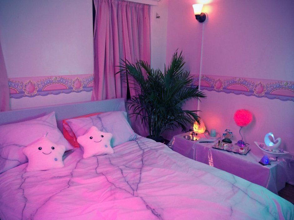 Кровать розовая пастельный