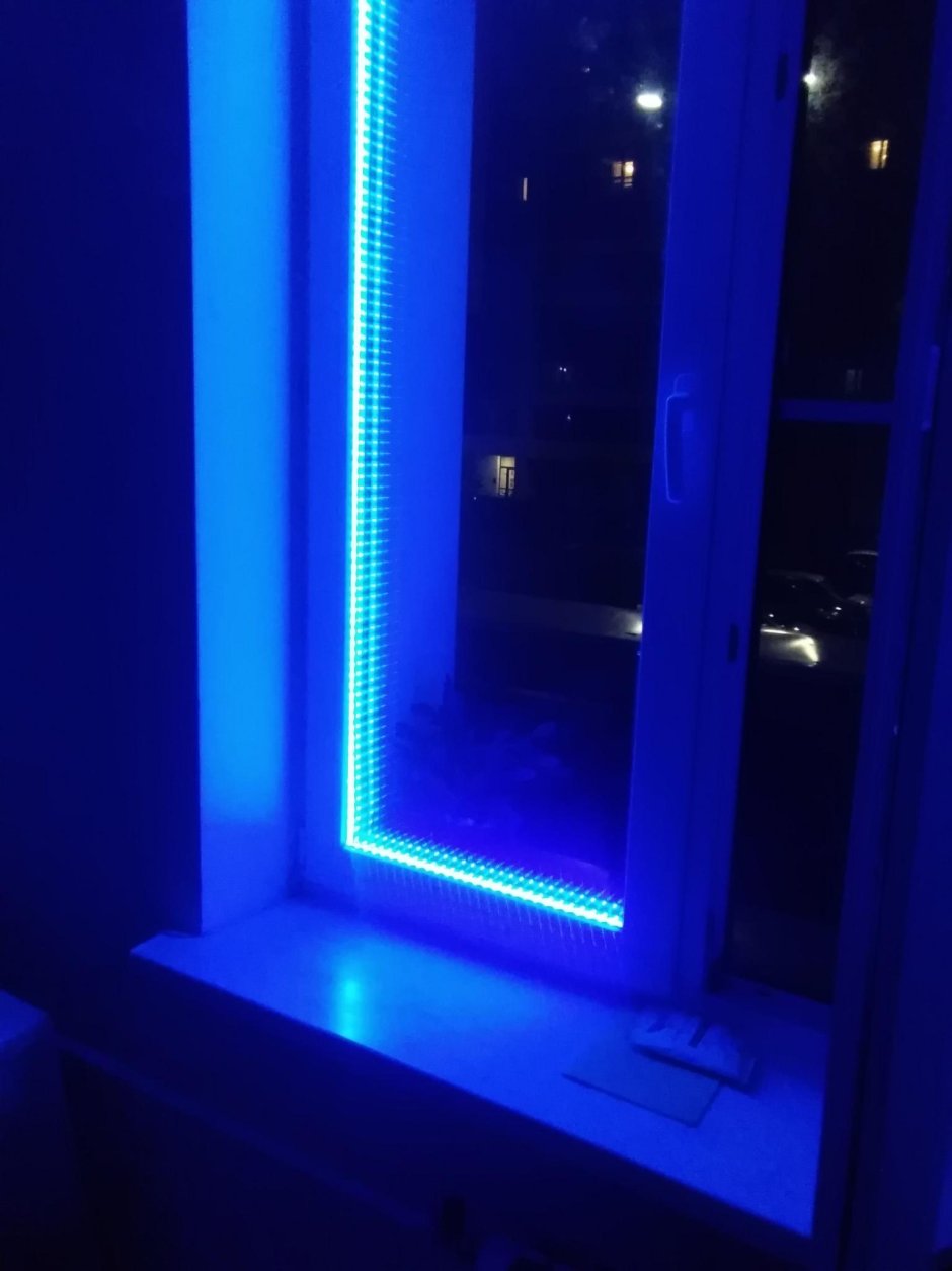 Светодиодная лента на окне