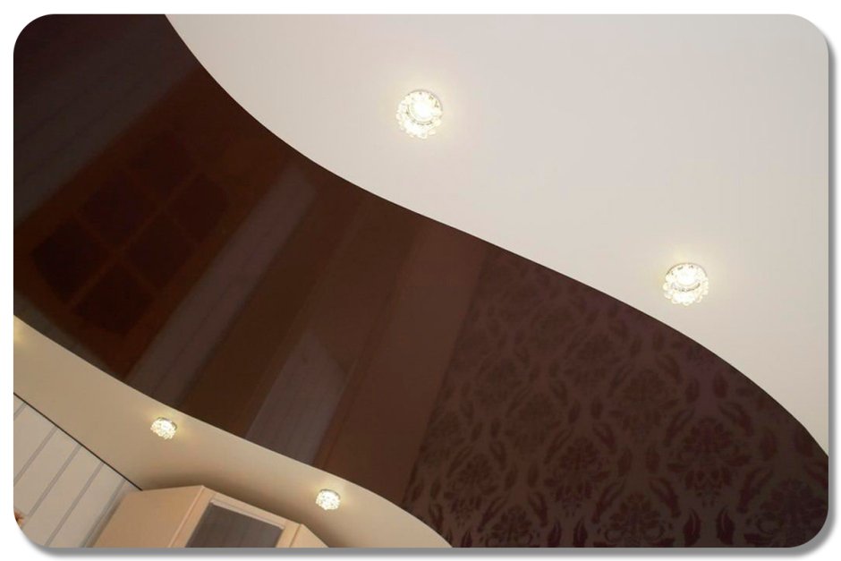 Комбинированные натяжные потолки коричневый