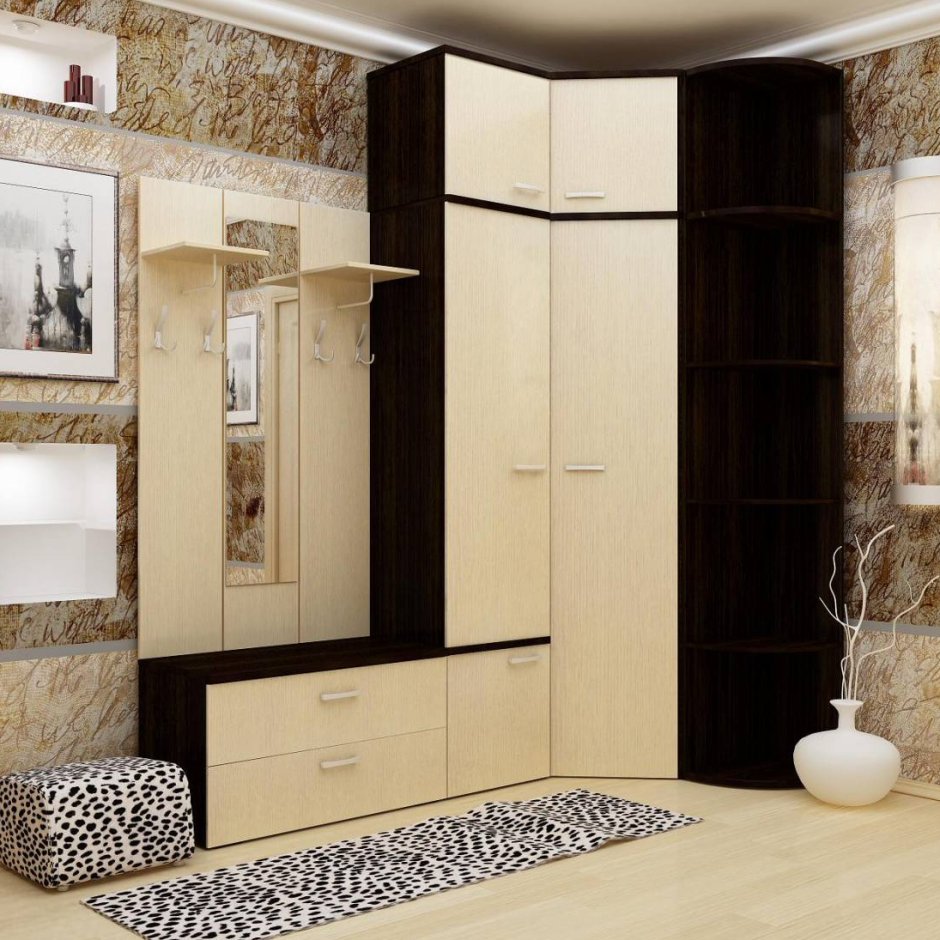 Угловой шкаф в квадратный коридор