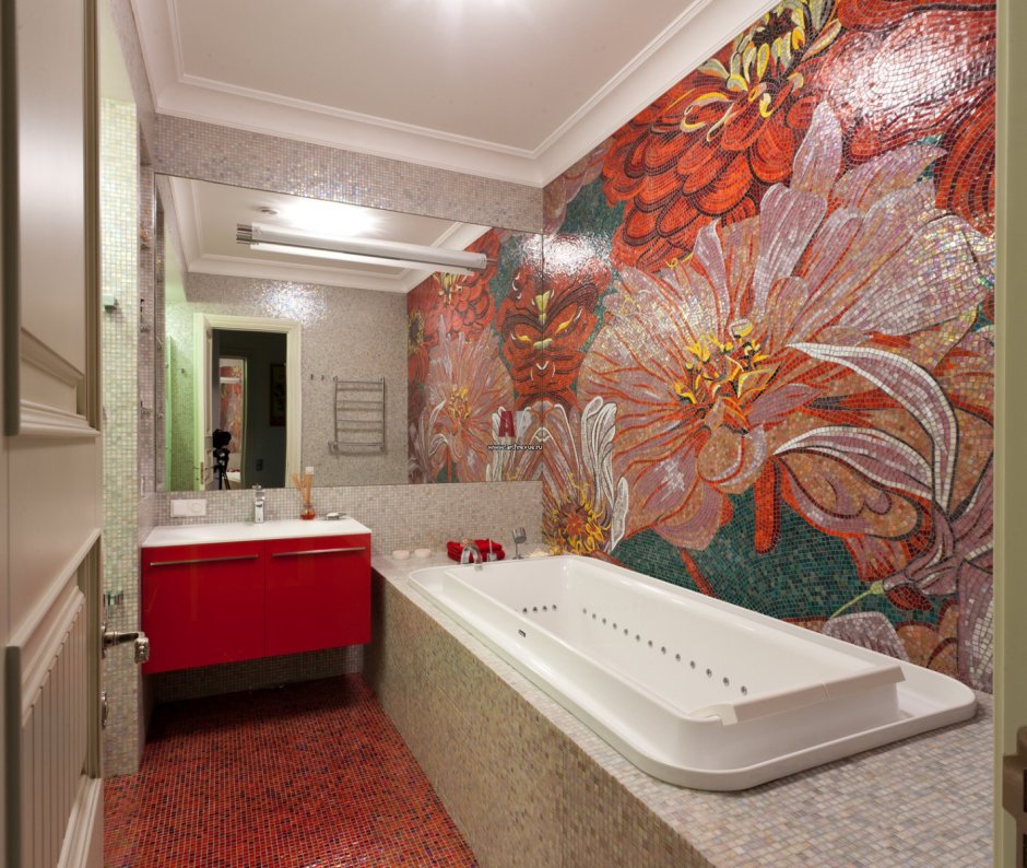 Мозаичное панно в ванной комнате