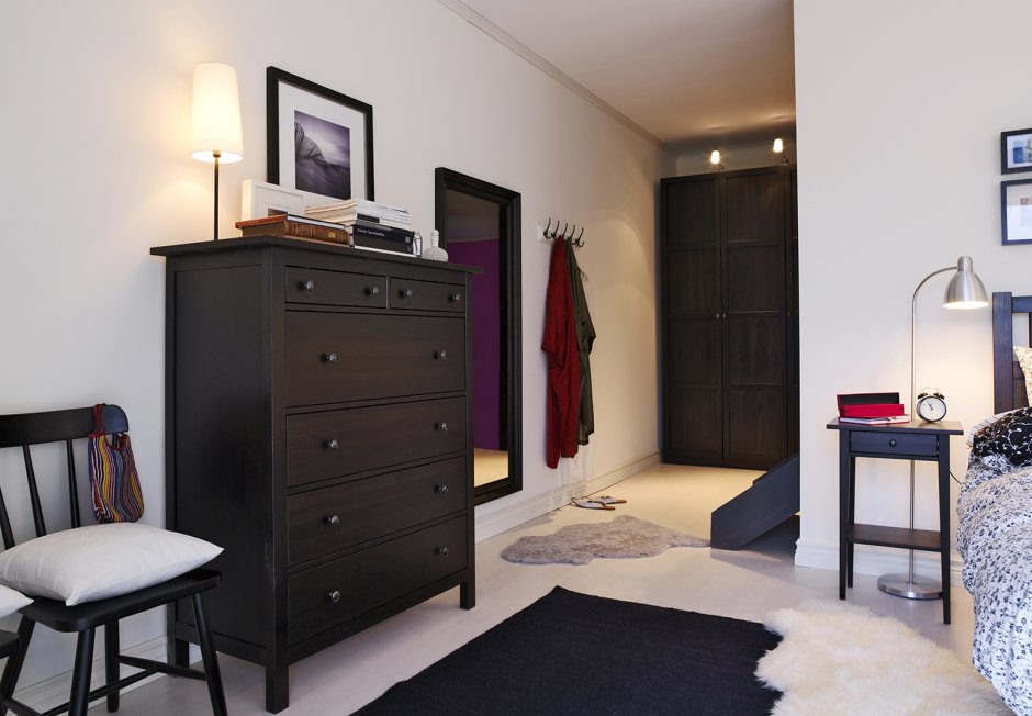 Шкаф-витрина hemnes ikea
