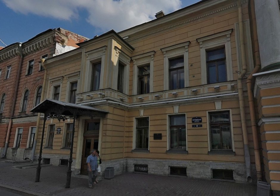 Санкт-Петербург закопанные 1 этажи домов