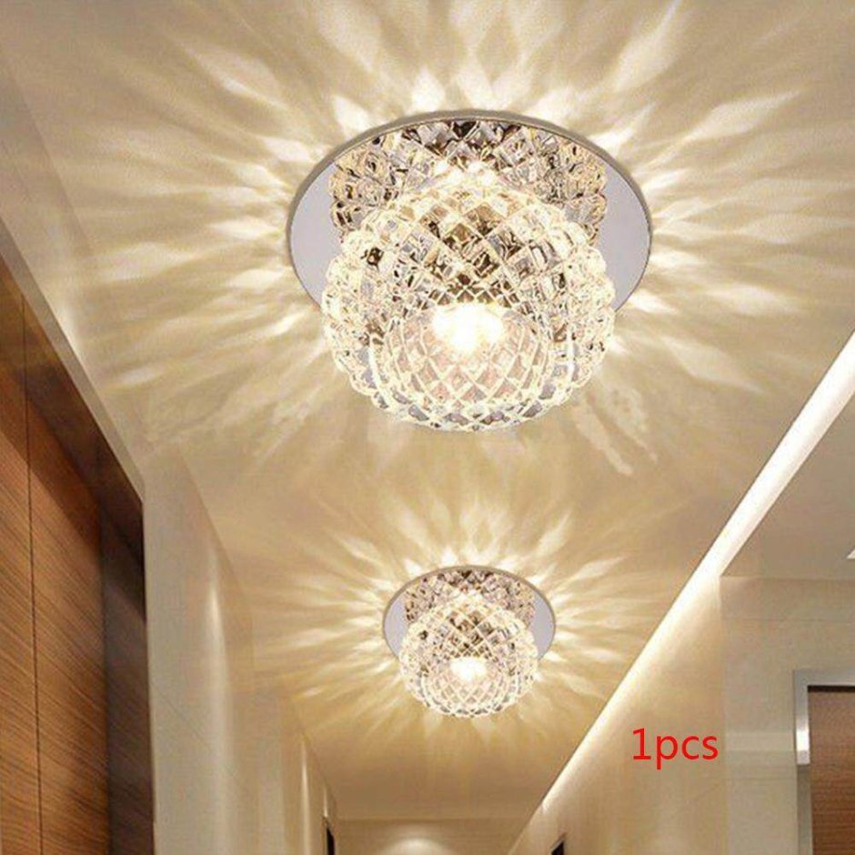 Светильники в узком коридоре