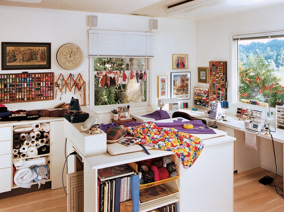 Комната мастерская швеи