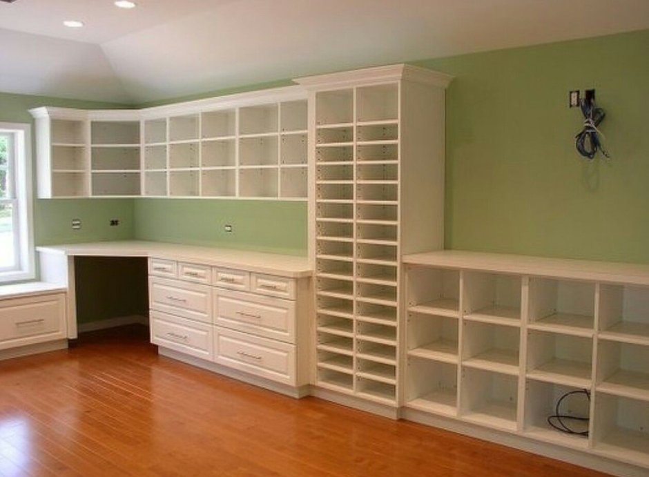 Письменный стол для творческой мастерской