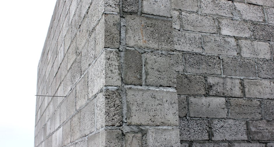 Стены из керамзитобетонных блоков
