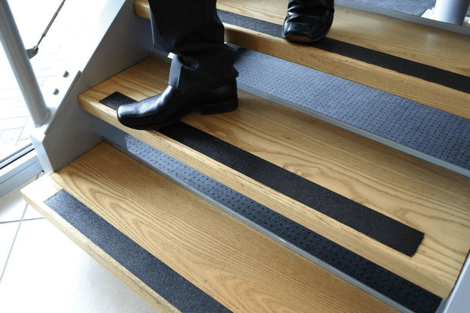 Нескользящие коврики для лестницы