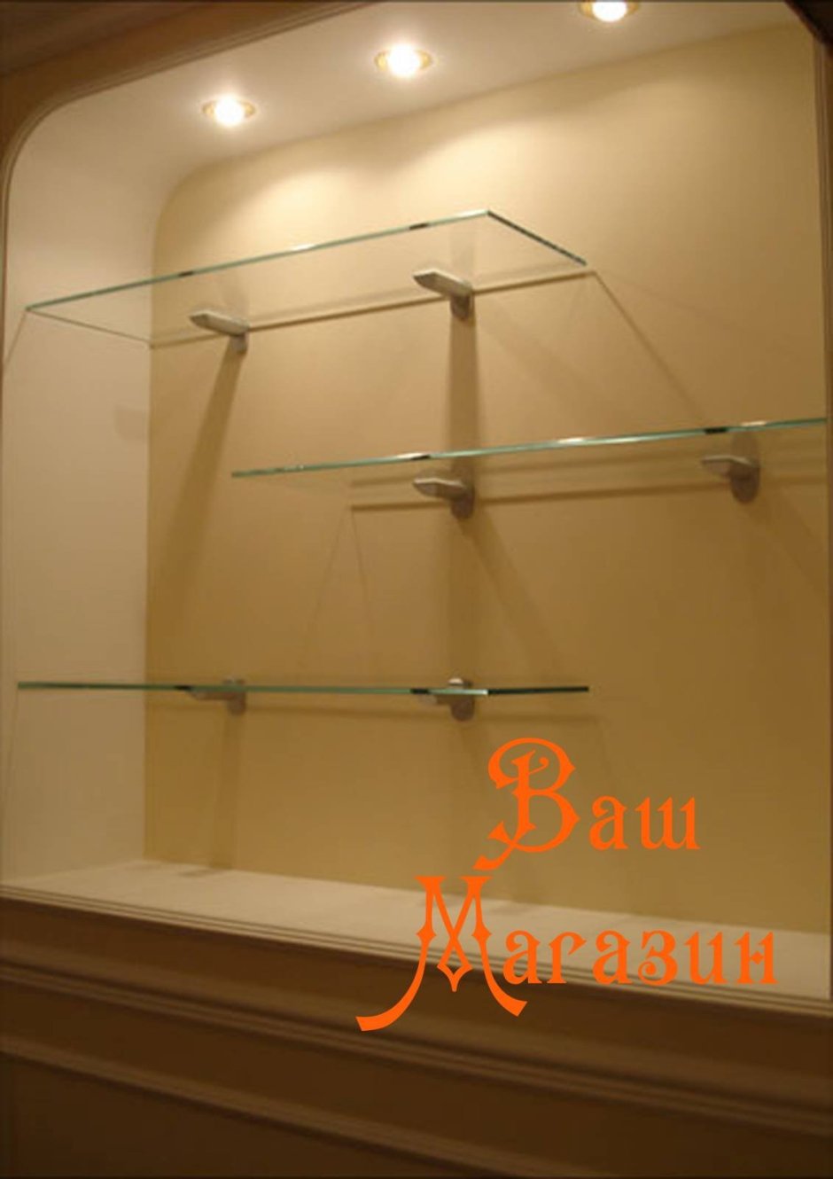 Стеклянные полки в интерьере ванной
