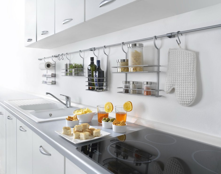Рейлинг на кухне в интерьере