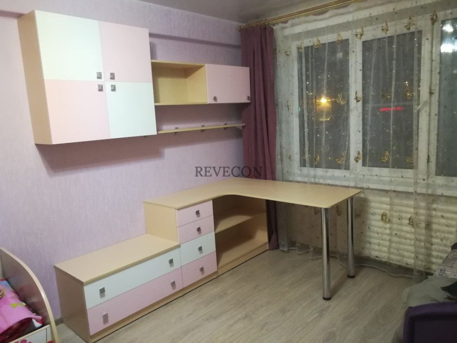 Уголок для двух школьников мебель