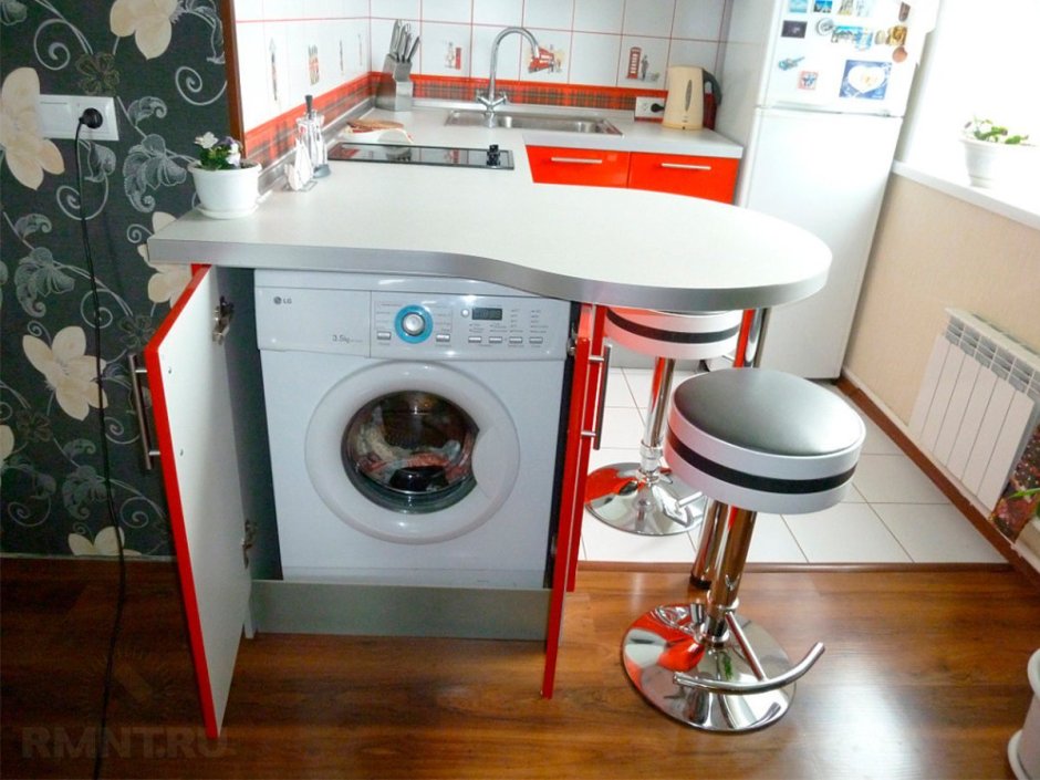 Kitchen with washing Machine