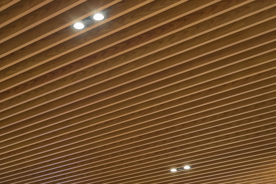 Потолок реечный кубообразного потолка дуб Селект 30х100мм