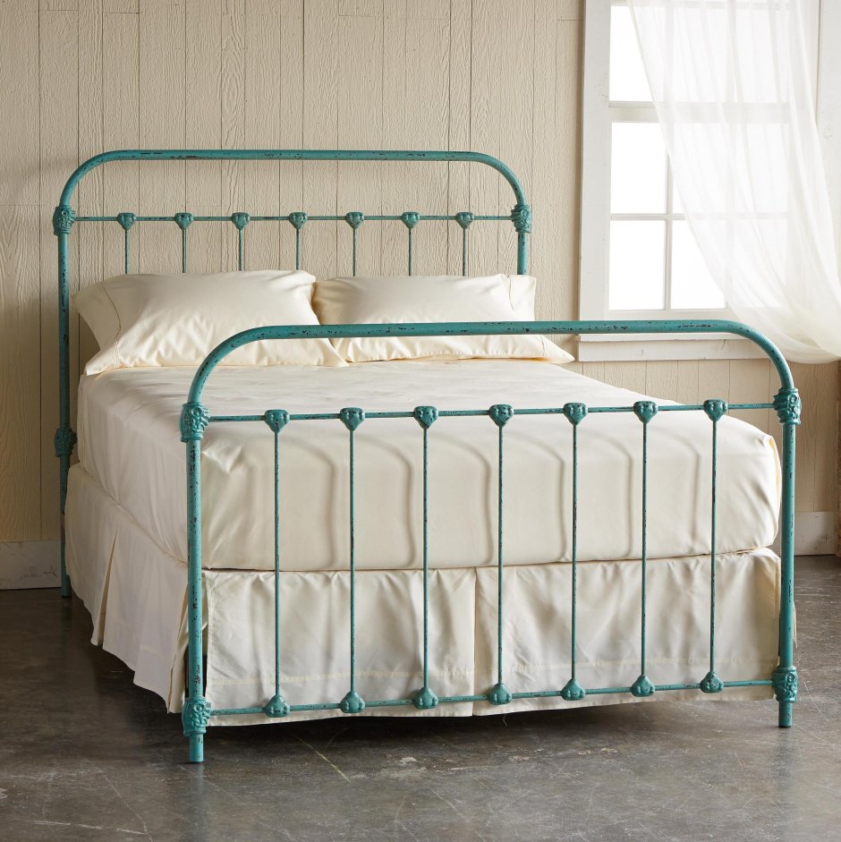 Металлические кровати в стиле ретро