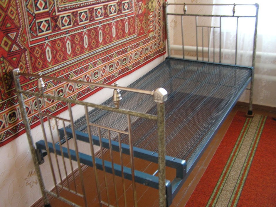 Металлическая панцирная кровать в СССР