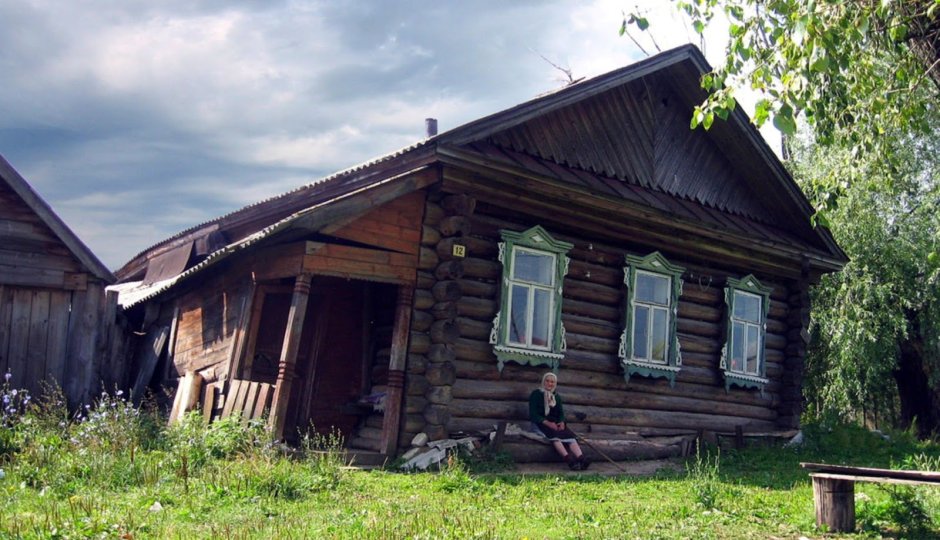 Старинные дома в деревне