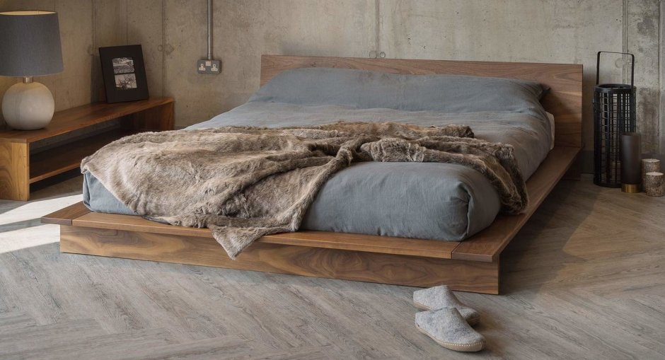 Двуспальная кровать из массива дерева в стиле лофт