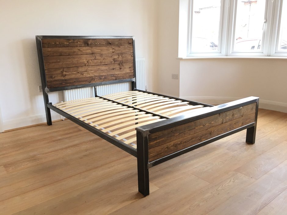 Кровати из массива дерева в стиле лофт