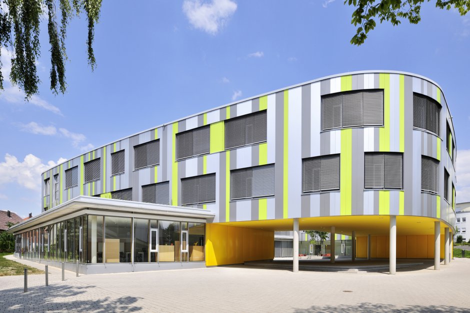 Фасады школы Франция
