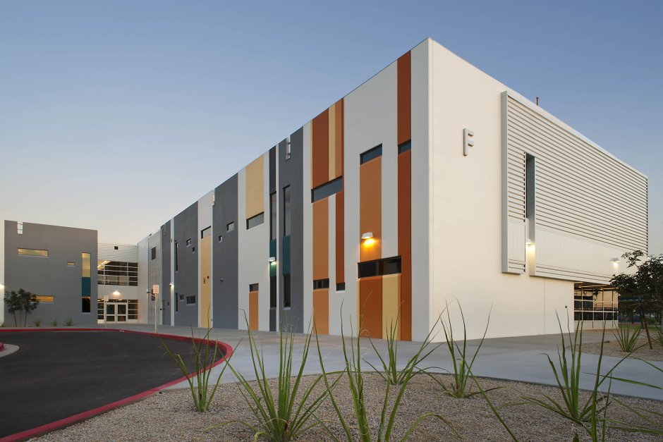 Фасады школьных зданий современных