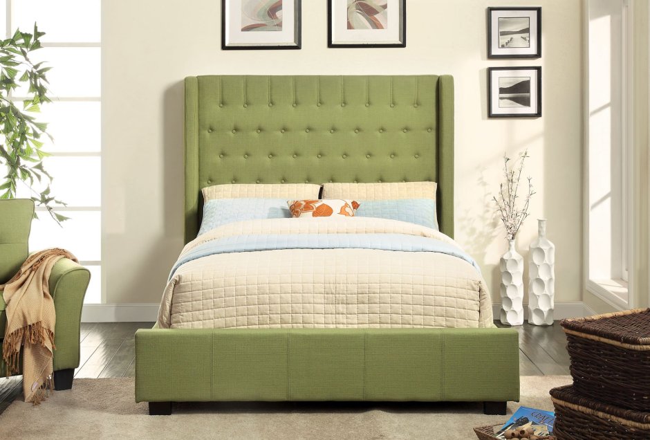 Кровать зеленая с мягким изголовьем