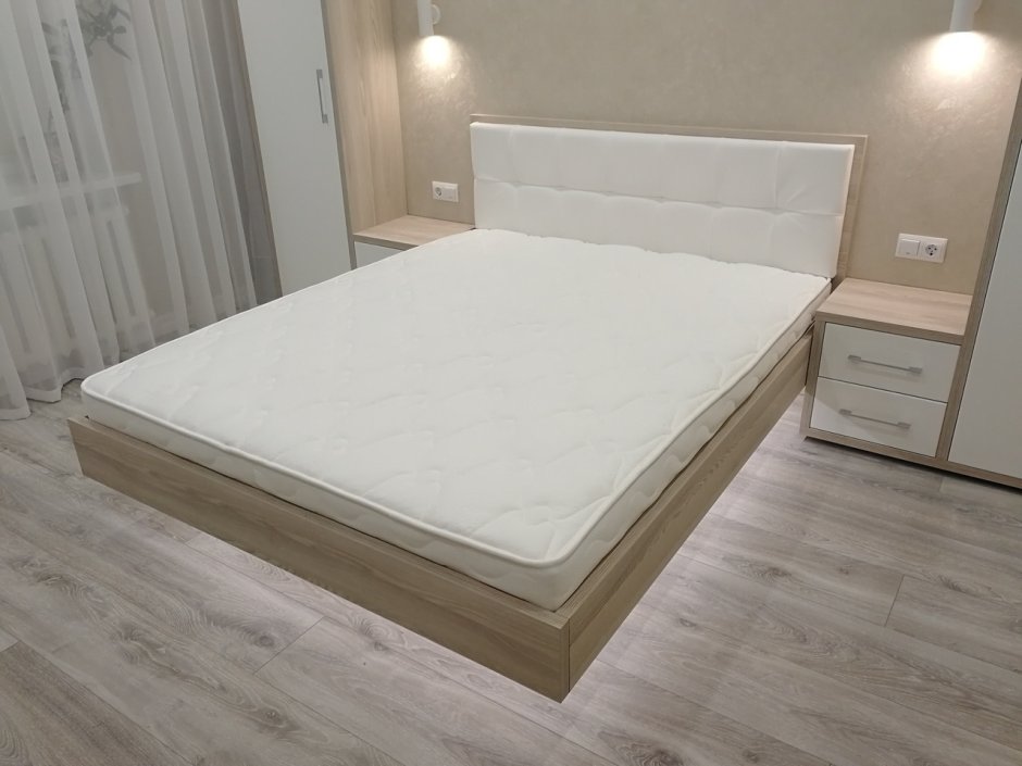 Кровать двуспальная парящая