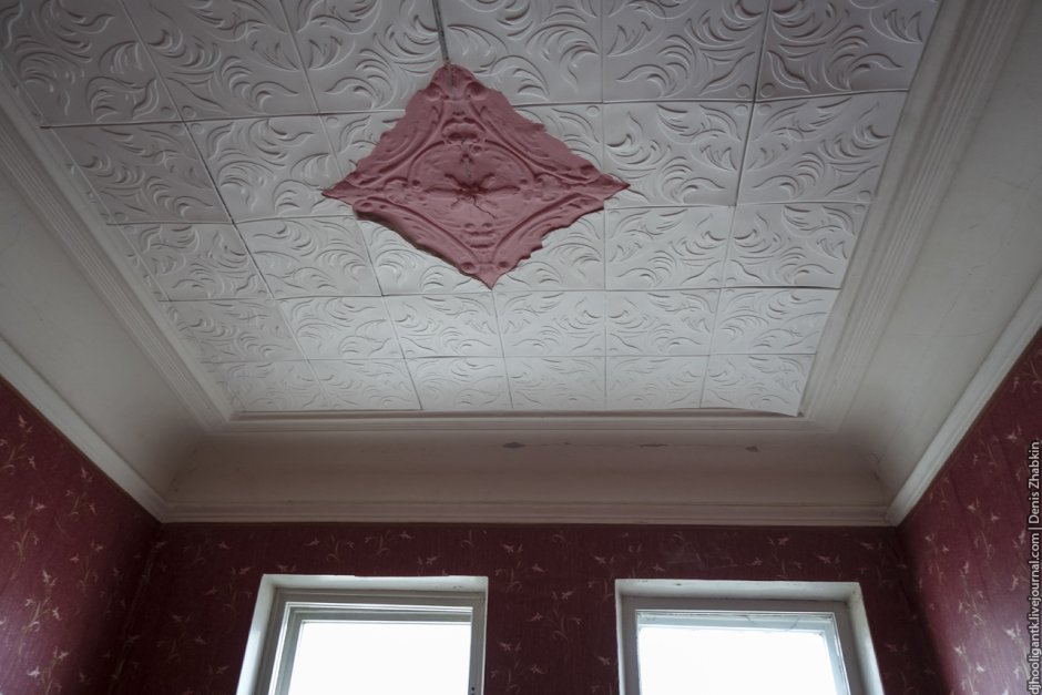 Плитка из пенопласта для потолка