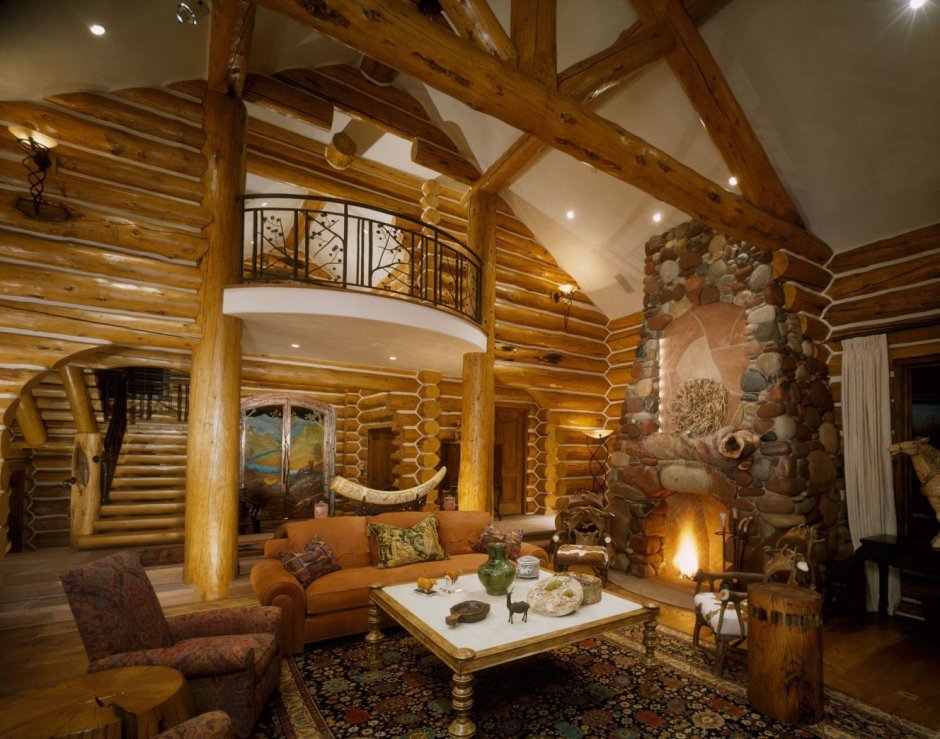 Красивый деревянный дом внутри