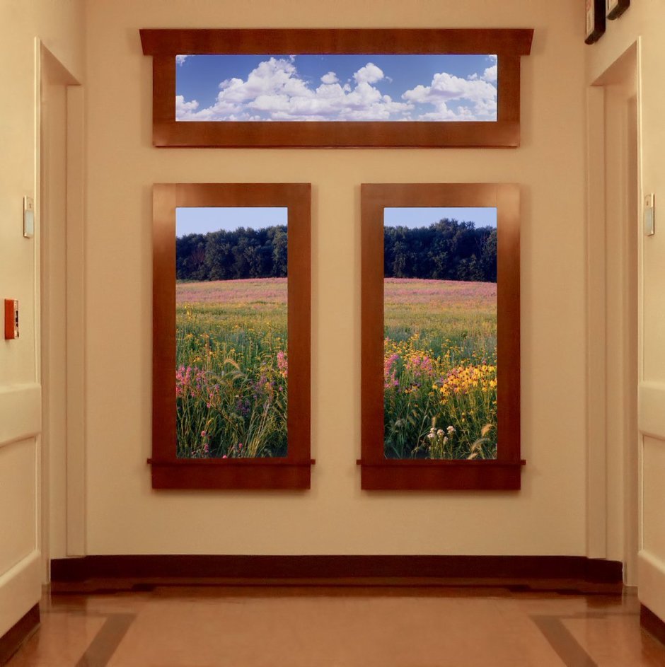 Панорамное фальш окно в интерьере
