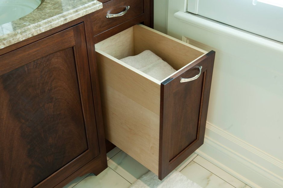 Выдвижной ящик для белья в ванную